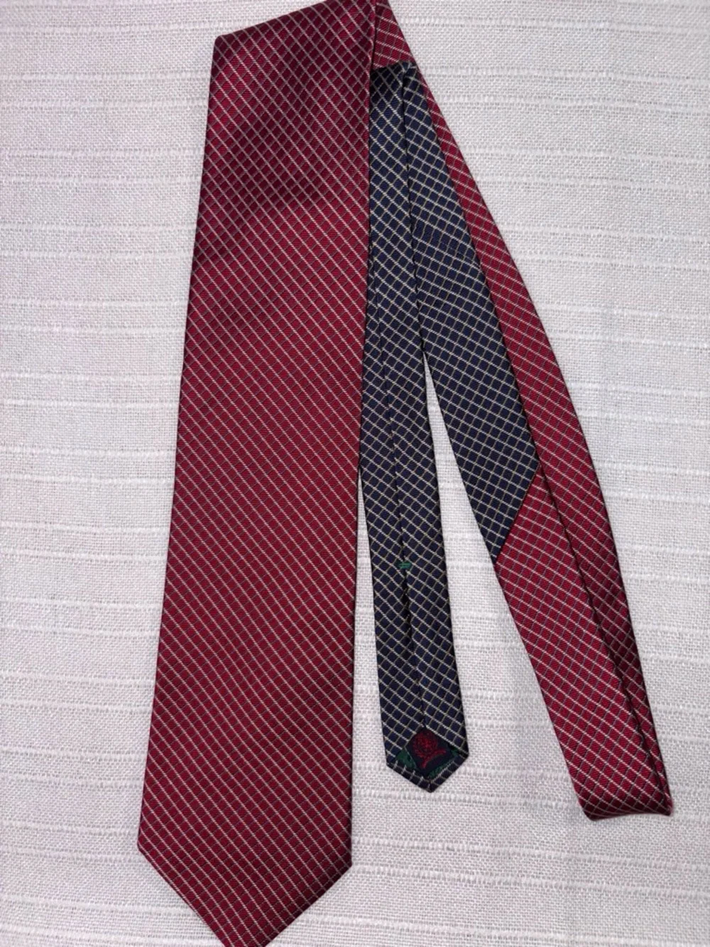 RARE Vintage Tommy Hilfiger Silk Tie 90s Lion Crest Logo Red Navy Diamond Prep